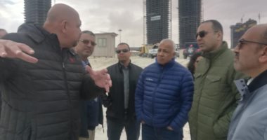 مساعد نائب وزير الإسكان يتفقد أبراج العلمين الجديدة وعددا من المشروعات السكنية 