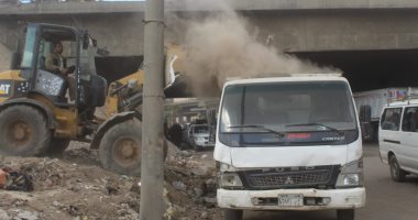 محافظة الجيزة ترفع 400 طن مخلفات أسفل دائرى المريوطية