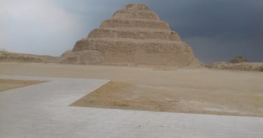 وزير السياحة يفتتح هرم زوسر.. ولو بتحب الفن روح بيت الغناء
