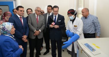 صور.. السفير الفرنسى يزور وحدة زراعة النخاع وبنك الخلايا الجذعية بالمنصورة