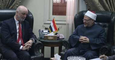 سفير إسبانيا لمفتى الجمهورية: آمالا كبيرة على الدار فى مواجهة التطرف ونشر الوسطية
