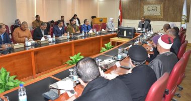 محافظ مطروح يطالب القومى للطفولة بوضع خطط للتوعية وحماية الأطفال