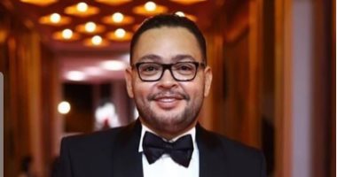 أحمد رزق يستأنف تصوير مسلسله "فى يوم وليلة" بعد شفائه من "شرخ الركبة" 