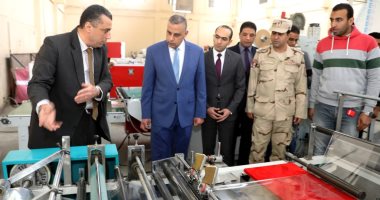 محافظ سوهاج يتفقد مشروعات استثمارية وتنموية بالمنطقة الصناعية بالكوثر (صور)