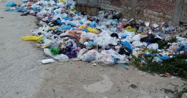 "سيبها علينا".. شكوى من انتشار القمامة بالعجمى فى الإسكندرية