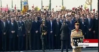 خالد صلاح عبر تويتر :مشهد وداع مبارك يؤكد أن مصر دولة متحضرة وعريقة ومخلصة