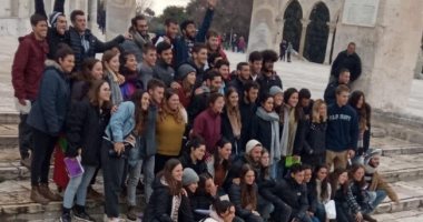 221 مستوطنا إسرائيليا يقتحمون باحات المسجد الأقصى لالتقاط صور تذكارية