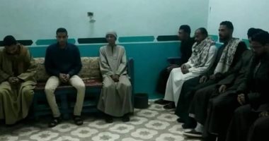 صور.. أهالى نجع الملقطة بالكرنك يردون الجميل لمبارك ويقيمون "عزاءً شرفيا"