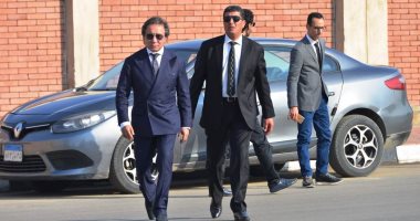 أحمد عز وفتحى سرور وزكريا عزمى فى جنازة حسنى مبارك.. صور