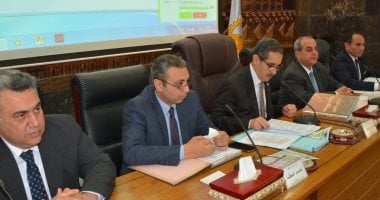 محافظ الغربية يوجه بالاهتمام بإنارة ونظافة الشوارع والانتهاء من رصف الطرق