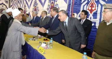 محافظ ومدير أمن سوهاج يشهدان صلح عائلتى "الخطاطبة والعتامنة " بجرجا.. صور