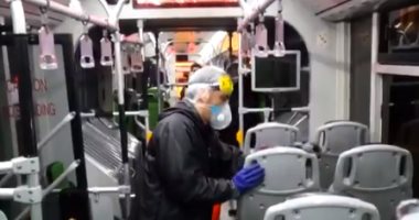 حملات مكثفة لتعقيم الحافلات والمترو فى إيران لمكافحة انتشار كورونا.. فيديو 