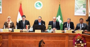محافظ الشرقية يطالب هيئة السكة الحديد بإغلاق المعابر غير القانونية