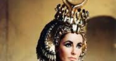 شاهد أزياء اليزابيث تايلور فى فيلم كليوباترا قبل 57 عاما فى ذكرى ميلادها