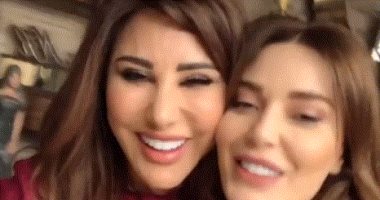 بـ"بوسة وحضن".. سيرين عبد النور تحتفل بعيد ميلاد نجوى كرم.. فيديو
