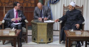 الطيب: الأزهر المرجعية الأولى للمسلمين بالعالم ويعمل على التوعية من التطرف