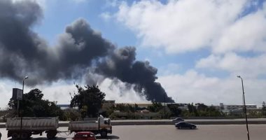 الحماية المدنية بالإسكندرية تدفع بـ8 سيارات لإطفاء حريق بالمنطقة الحرة