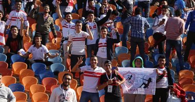 هتافات حماسية من جمهور الزمالك للاعبين أمام غزل المحلة.. فيديو