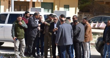 صور.. محافظ مطروح يتابع تنفيذ توجيهاته خلال زيارته السابقة لبعض الأحياء السكنية