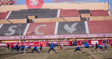 لاعبو الاهلي يخضعون للتعقيم وقياس الحرارة قبل انطلاق أول مران 