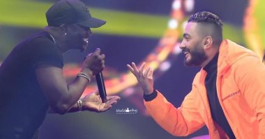 تامر حسنى للنجم العالمى "إكون" بعد حفله فى جدة: نورتني يا معلم