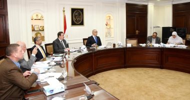 وزير الإسكان يناقش دور المهندسين فى تعديلات قانون التصالح بمخالفات البناء