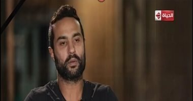 كريم فهمى:بناتى أثروا عليا فى اللي بكتبه.. وهشام ماجد وشيكو شبه مربينى  