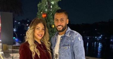 قائد الأهلى يحتفل بعيد ميلاد زوجته: كل سنة وأنتى طيبة يانور عينى