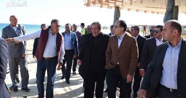 رئيس الوزراء يتفقد مشروع إنشاء قرية سياحية كبرى بالغردقة.. صور