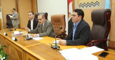 محافظ كفر الشيخ يناقش 35 شكوى فى لقاء المواطنين ويوجه بتحسين الخدمات
