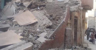 انهيار عقار خالى من السكان بحى الخليفة دون إصابات.. صور