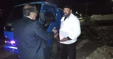 التحفظ على سيارة تلقى مخلفات صرف بمصرف أم خليفة بالمنوفية