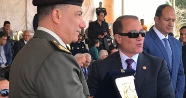 وزارة الداخلية تكرم مصابي الحماية المدنية وأسر الشهداء.. صور