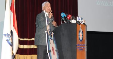 زاهى حواس: تهوية أى مقبرة أثرية مكتشفة حديثًا للتخلص من الحشرات.. صور