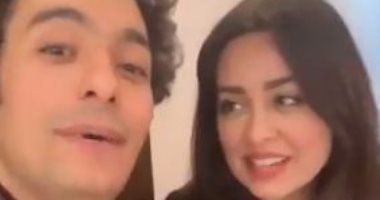 "يا دنيا يا غرامى".. محمد محسن يغازل زوجته هبه مجدى بأغنية قديمة.. فيديو