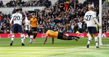 توتنهام يتقدم على وولفرهامبتون 2-1 فى الشوط الأول..فيديو 