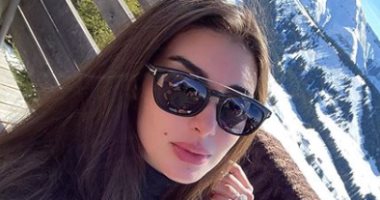 من هو الشخص المجهول فى نظارة ياسمين صبرى؟