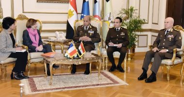 وزير الدفاع يلتقى وزيرة القوات المسلحة الفرنسية