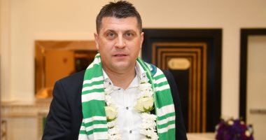 المدرب الصربى ميلوفيتش يصل جدة لتولى تدريب الأهلى السعودى