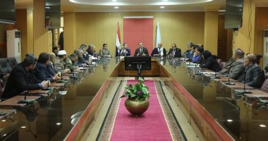 محافظ كفر الشيخ يناقش خطة تطوير مصيف بلطيم ويستمع لشكاوى الأهالي
