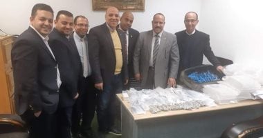 جمارك مطار برج العرب تحبط تهريب كمية من المستلزمات الطبية وجراحة الأسنان 