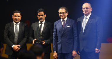 احتفالية bt100 تمنح جائزة لمجموعة مارسليا تسلمها شريف حليو
