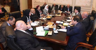 "إعلام البرلمان" تبدأ مراقبة الأعمال التليفزيونية المعروضة فى رمضان.. القائم بأعمال رئيس اللجنة: سنوقف أى انحرافات فى المسلسلات والبرامج.. ووكيل اللجنة: توجيهات الرئيس "بوصلة" لدراما الشهر الفضيل