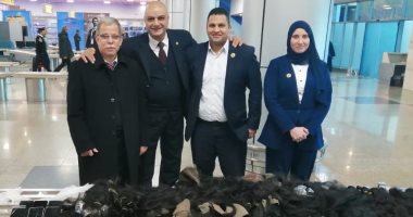 جمارك مطار القاهرة تضبط محاولة تهريب كمية من الشعر المستعار والهواتف