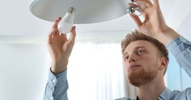 علماء يبتكرون طريقة سريعة لإنتاج مصابيح LED فائقة السطوع