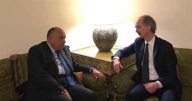 سامح شكرى يبحث مع مبعوث الأمم المتحدة الخاص لسوريا مسار التسوية السلمية
