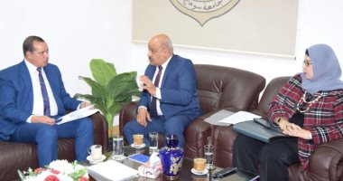 جامعة سوهاج تبحث آليات تفعيل منظومة الشكاوى الحكومية الموحدة