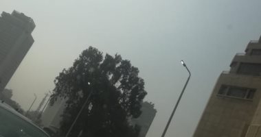 "سيبها علينا".. شكوى من إضاءة أعمدة إنارة صباحا بشارع التحرير 