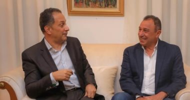 الخطيب يسجد بعد صعود الأهلي لنصف نهائي دوري الأبطال الأفريقي.. فيديو