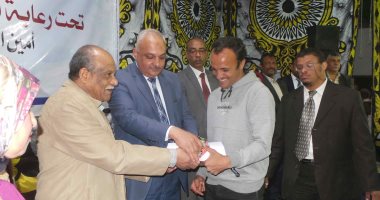 تكريم 58 متفوقا من ذوى الاحتياجات الخاصة وصناع الإرادة بأسوان.. صور